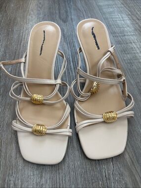 Ann Taylor Heel